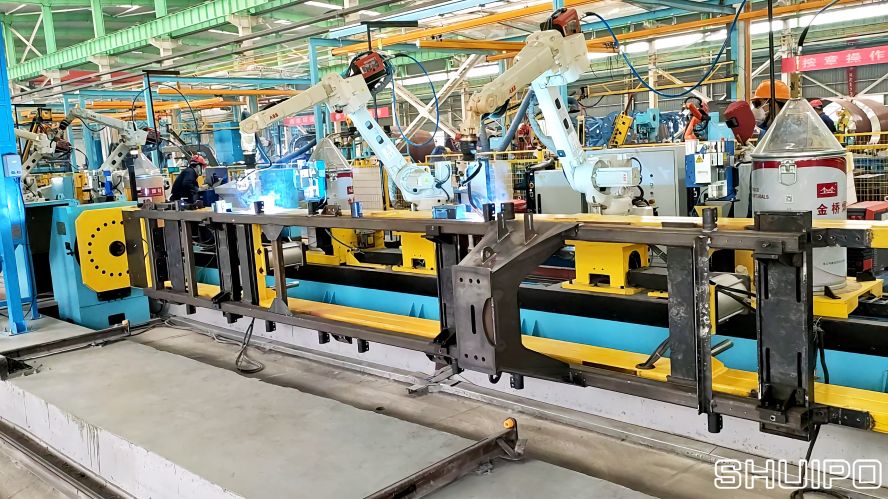 亞特?cái)嚢柢?chē)智能化生產(chǎn)線 亞特?cái)嚢柢?chē)智能化生產(chǎn)線